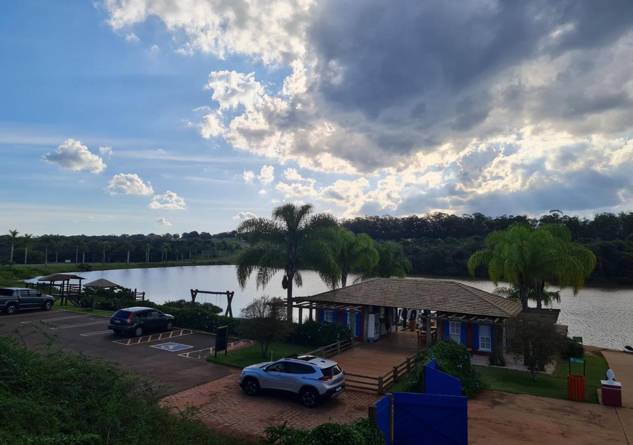Com Piscina Recanto Do Lago No Santa Barbara Resort Residence أغواس دي سانتا باربارا المظهر الخارجي الصورة